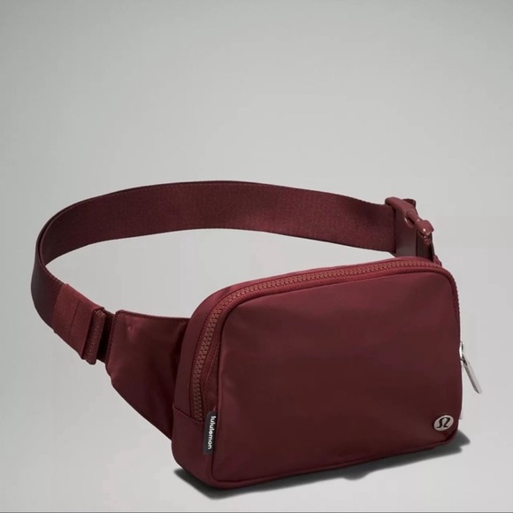 🍋LULULEMON ATHLETICA | Everywhere Belt Bag Large in Red Merlot - Picture 3 of 9